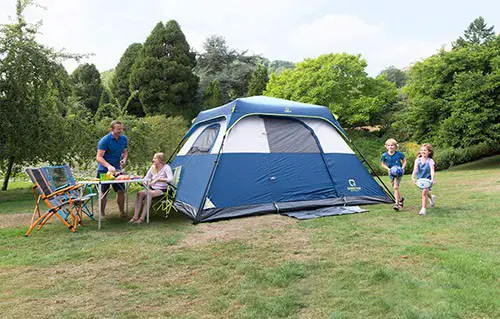 Family size pop up tent