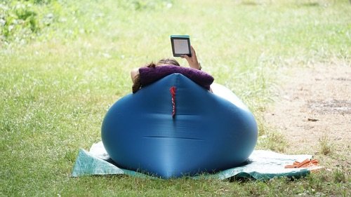 Inlatable camping bed